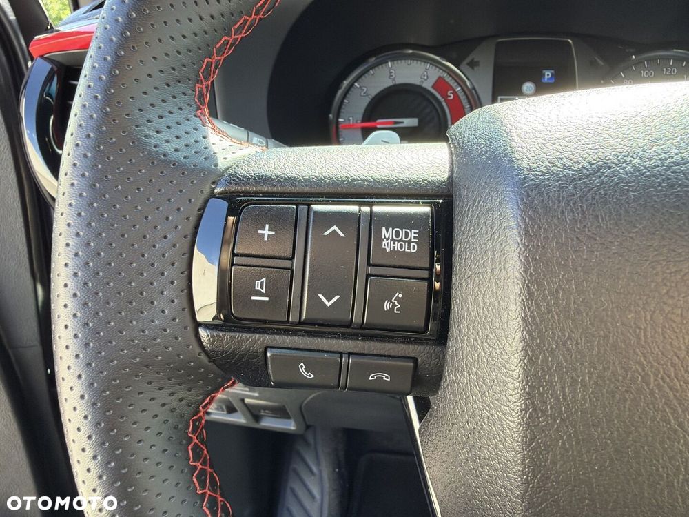 Toyota Hilux 2.8 D-4D Double Cab GR Sport 4x4 - 24