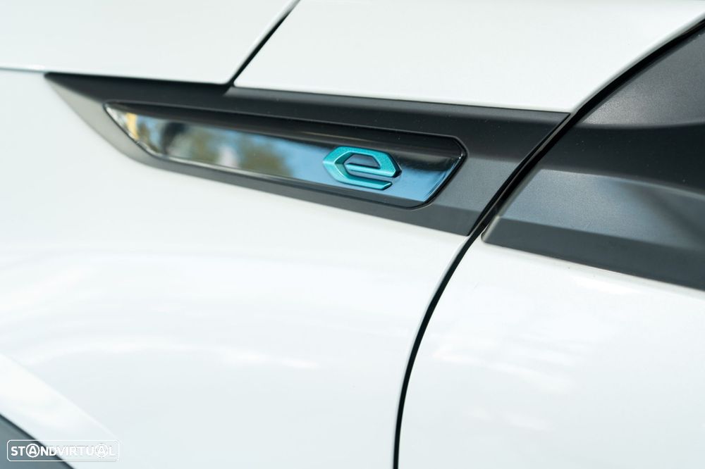 Peugeot e-2008 50 kWh GT Pack - 34
