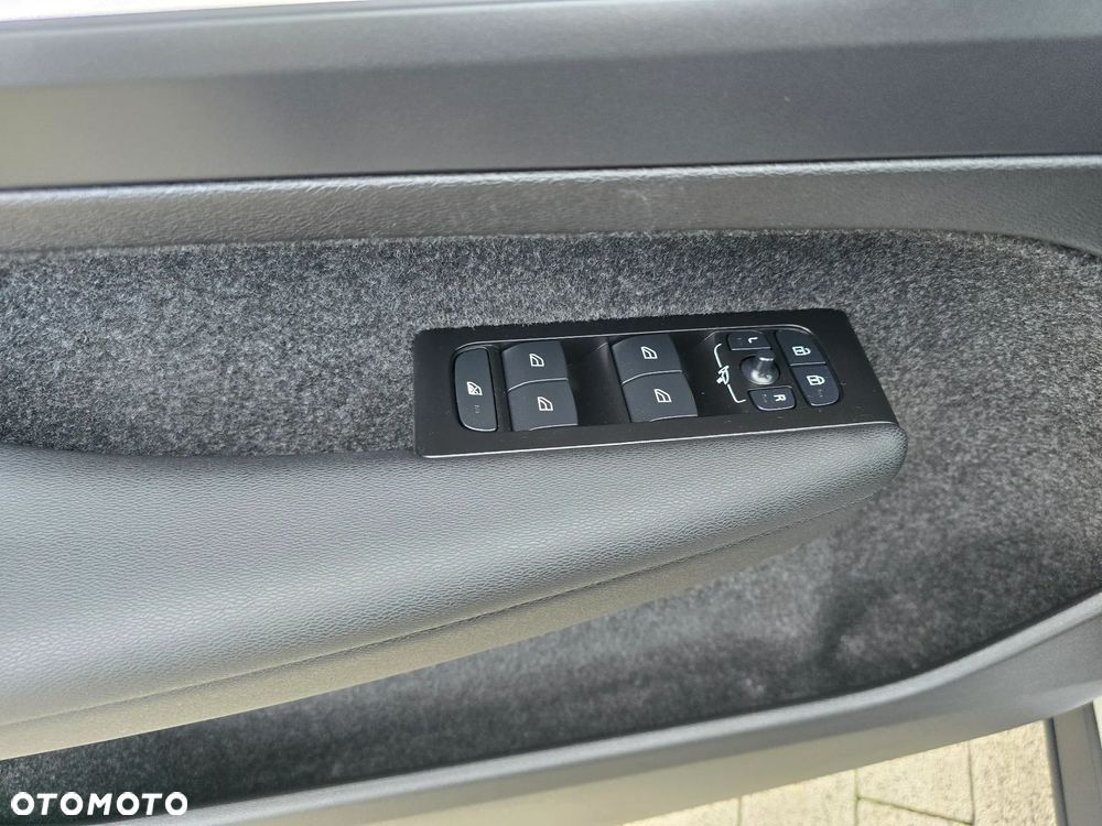 Volvo XC 40 T4 Recharge DKG Essential - 9