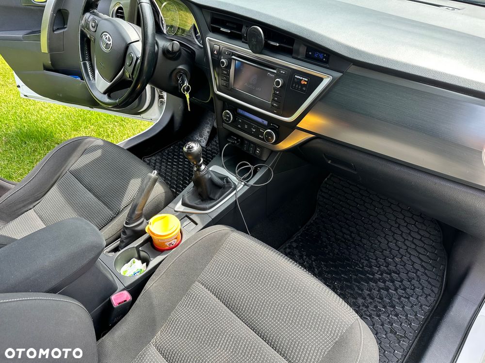 Toyota Auris 1.4 D-4D Business Edition - 10