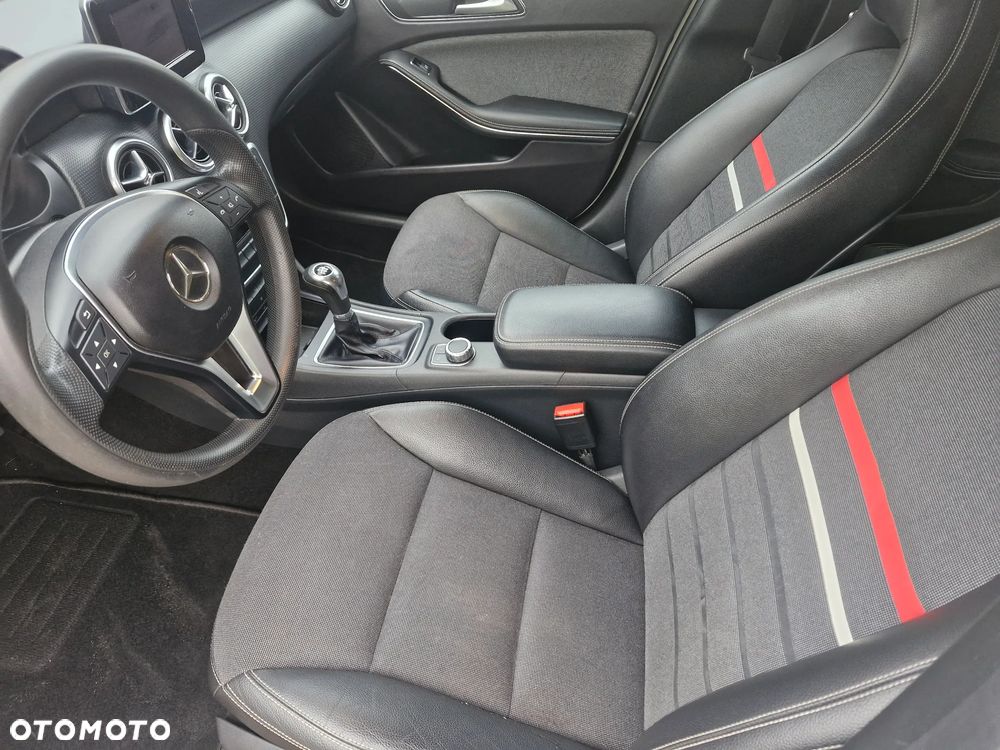 Mercedes-Benz Klasa A 180 (BlueEFFICIENCY) - 17