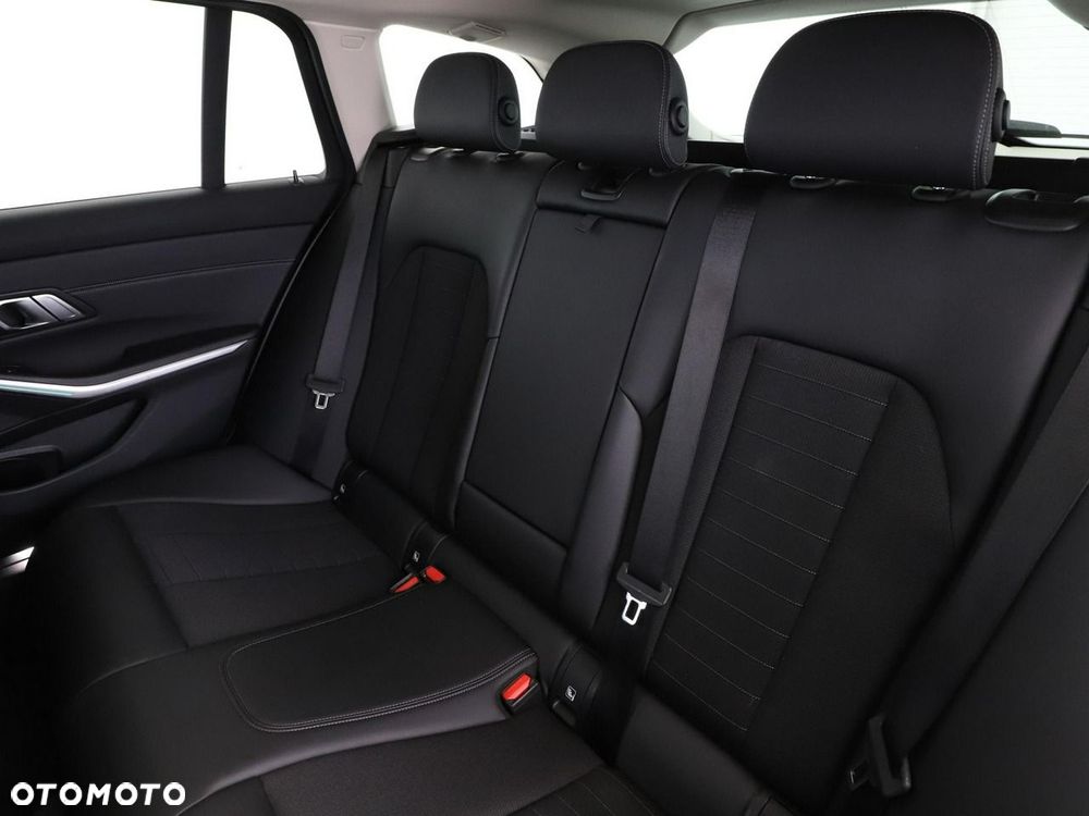 BMW Seria 3 318d MHEV Advantage - 18