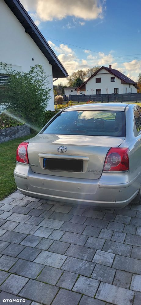 Toyota Avensis - 4