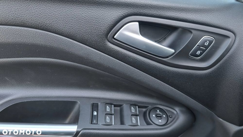 Ford Kuga 2.0 TDCi 4x2 Titanium - 19
