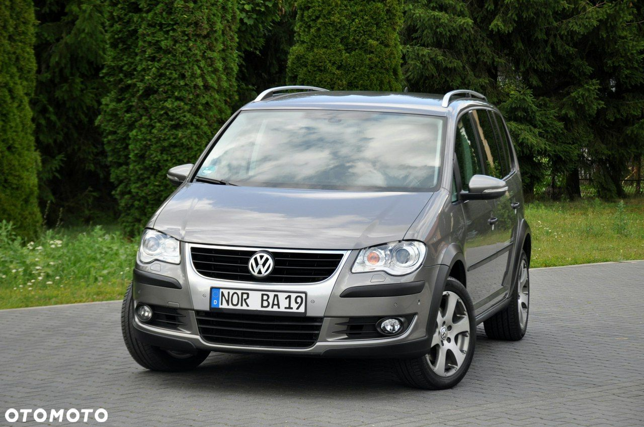 Volkswagen Touran - 8