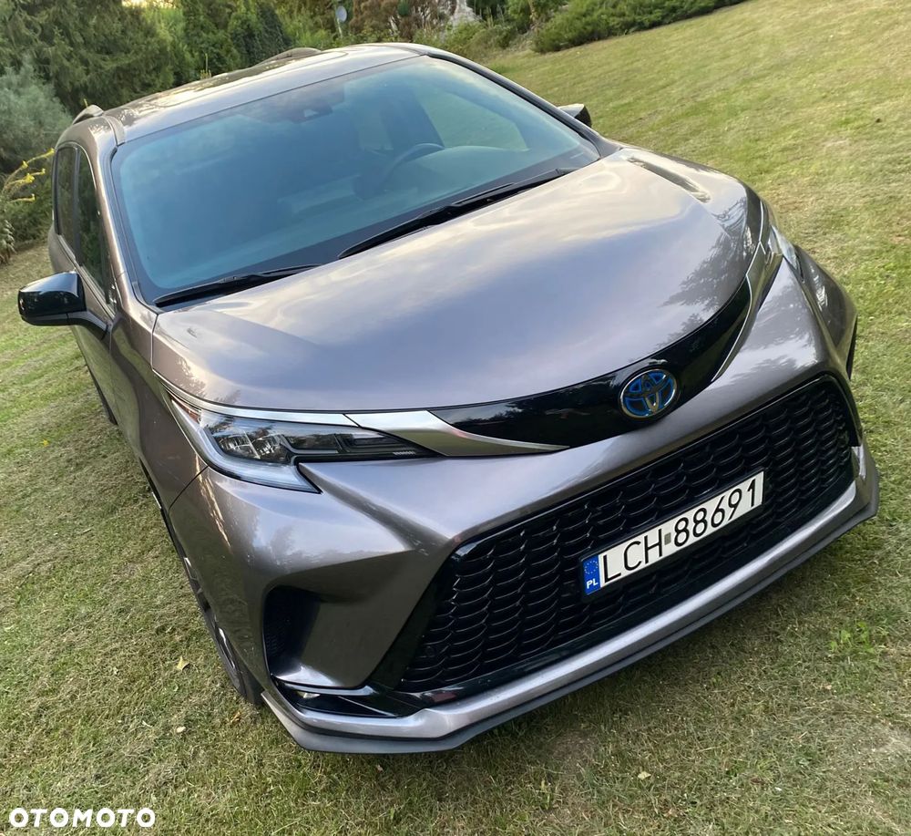 Toyota Sienna - 6