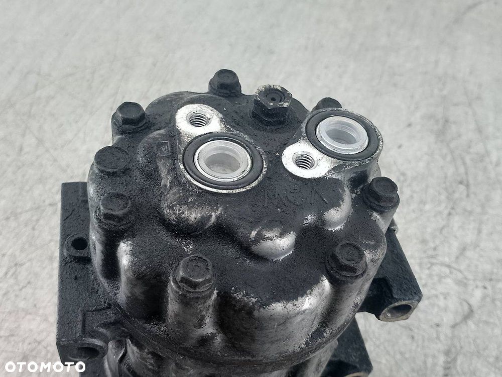 POMPA, SPRĘŻARKA KLIMATYZACJI VOLVO V50 SD7V16 2.0 D - 4