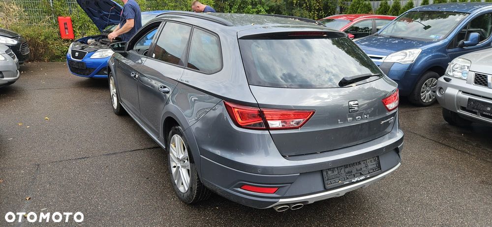 Seat Leon 2.0 TDI DPF XCELLENCE - 3