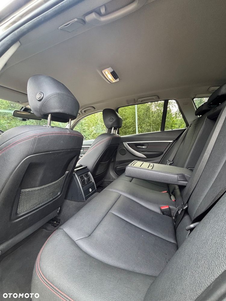 BMW Seria 3 320d Sport Line - 17