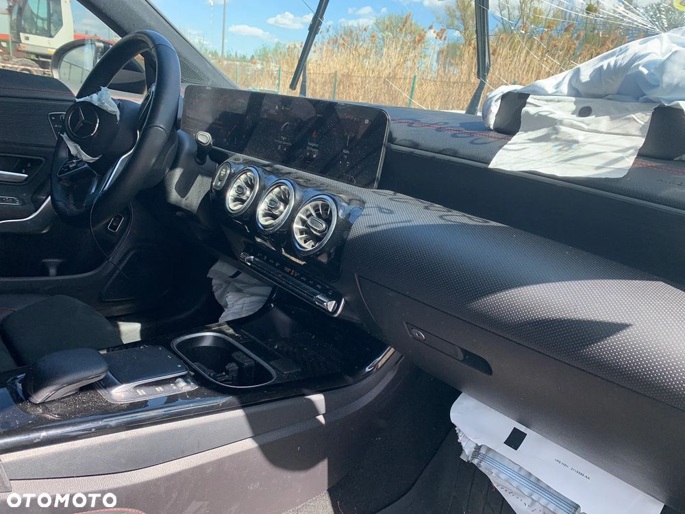 Mercedes-Benz CLA 250 4-Matic 7G-DCT - 15