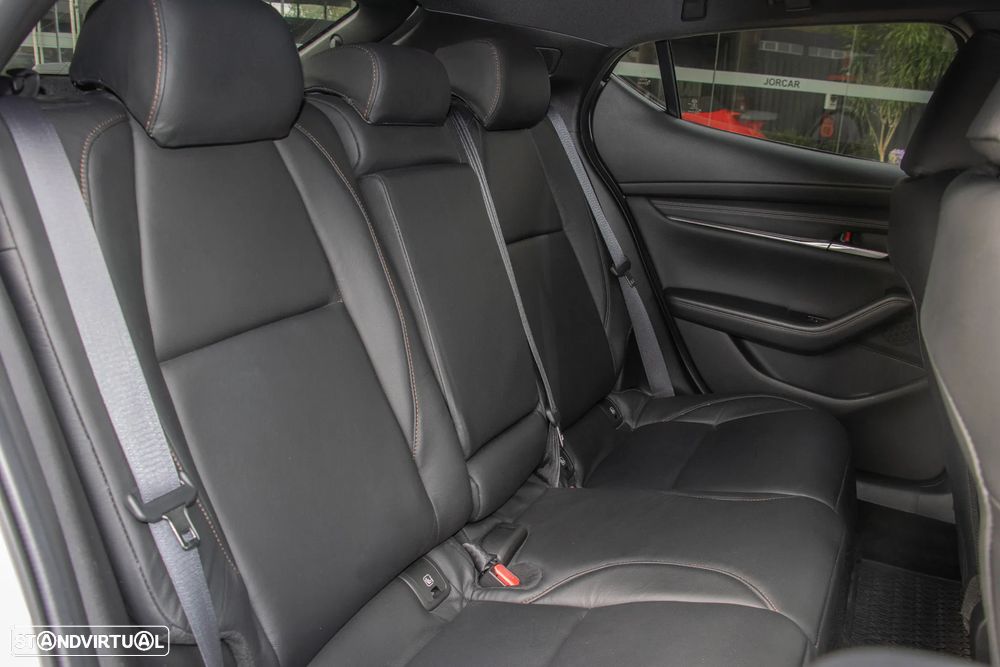 Mazda 3 Hatchback 2.0 Sky-X Excellence - 27