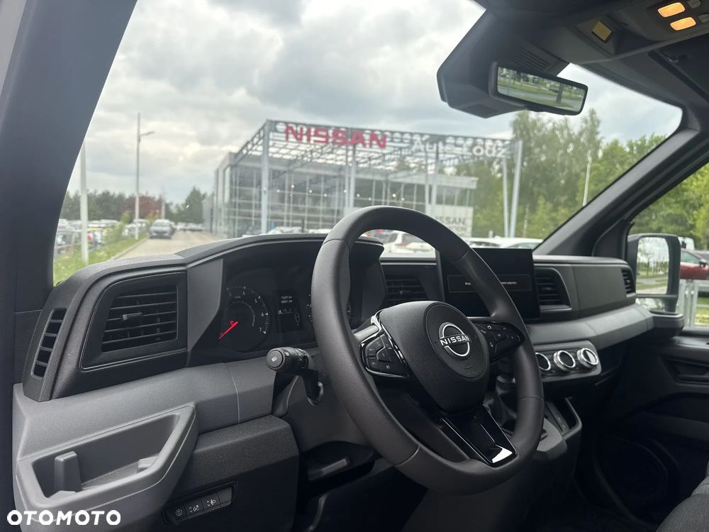 Nissan Interstar - 20