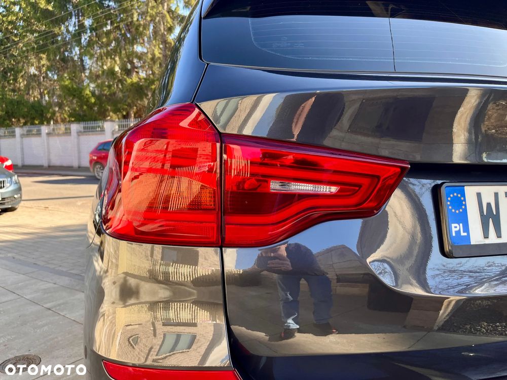 BMW X3 sDrive18d - 21