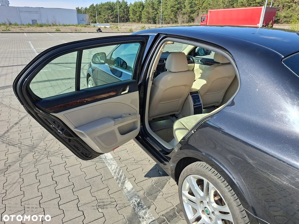 Skoda Superb 1.8 TSI DSG FAMILY - 16