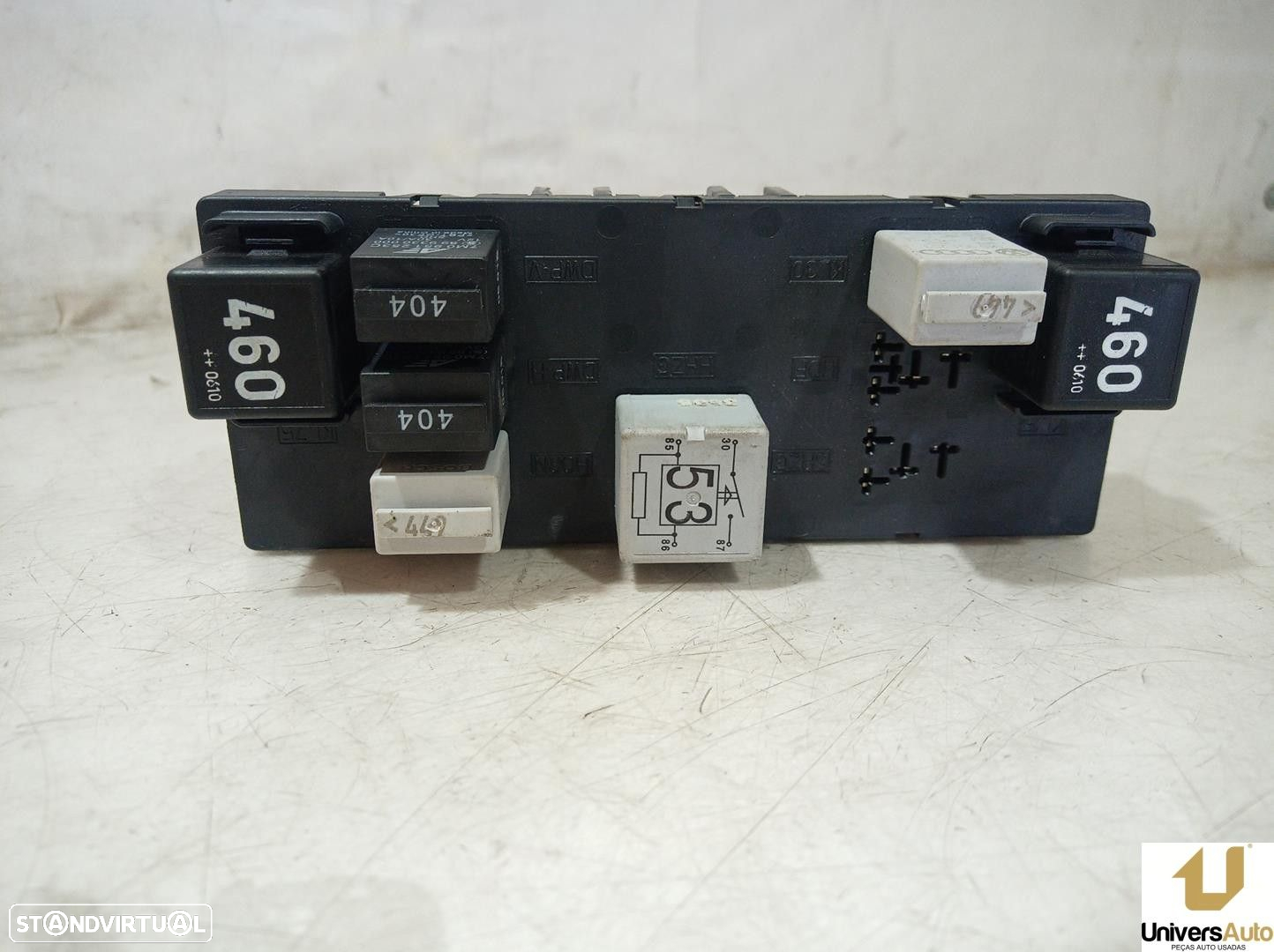 CAIXA RELÉS / FUSÍVEIS VOLKSWAGEN GOLF V 2006 -28022871 - 8
