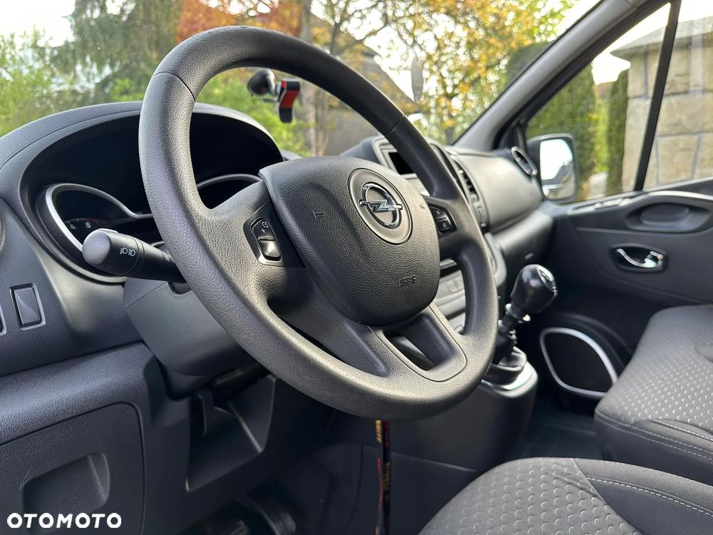 Opel Vivaro - 8