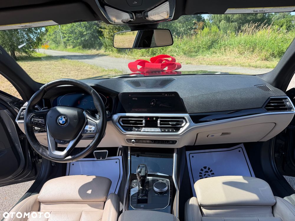 BMW Seria 3 330i xDrive M Sport - 23