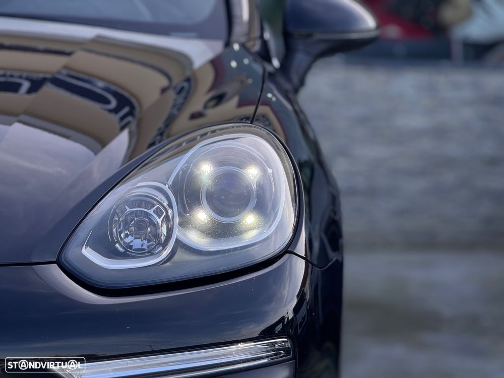 Porsche Cayenne - 24