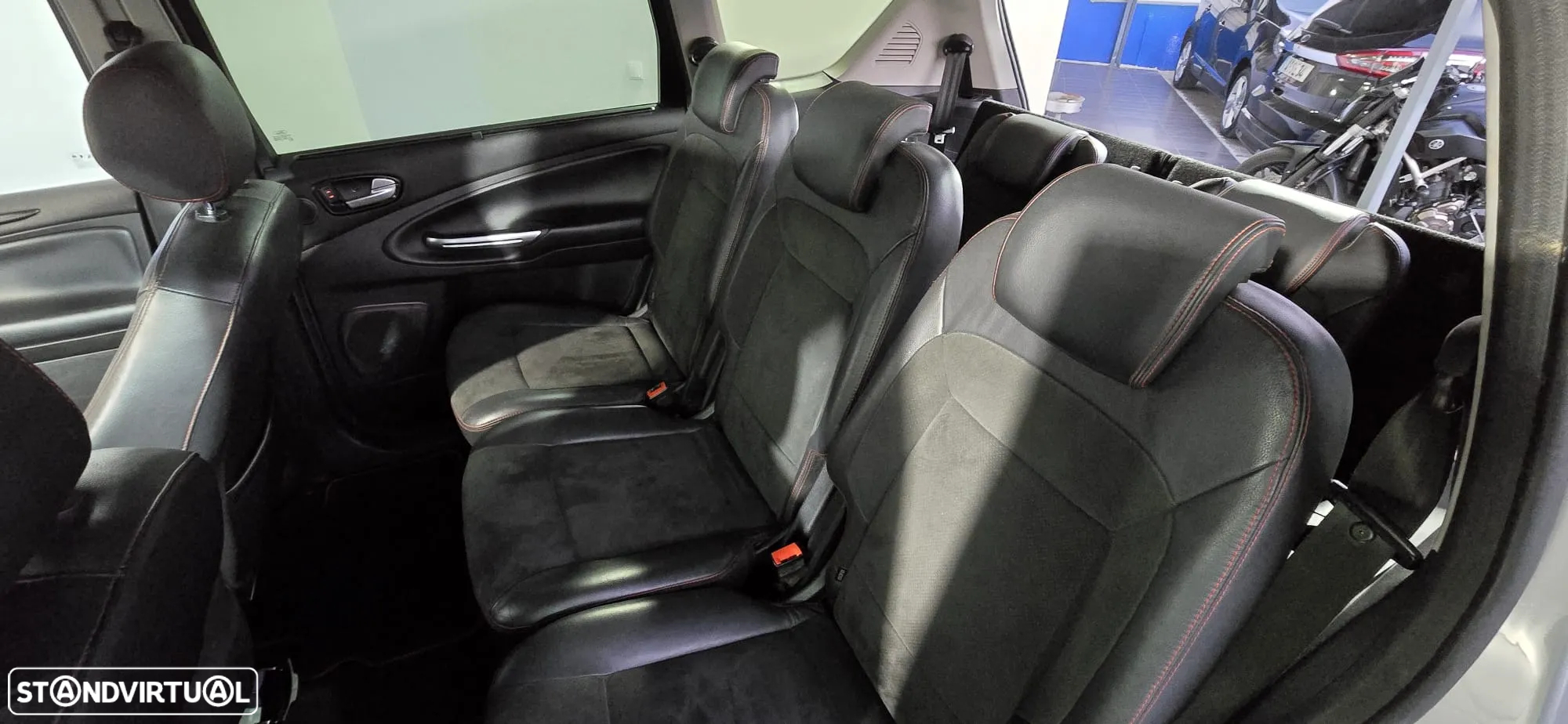 Ford S-Max 2.2 TDCi Titanium 7L - 12