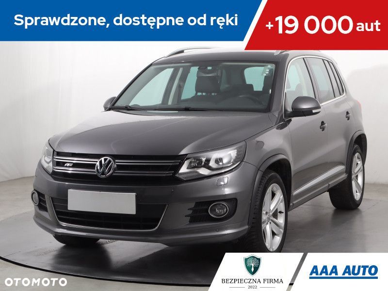 Volkswagen Tiguan - 1