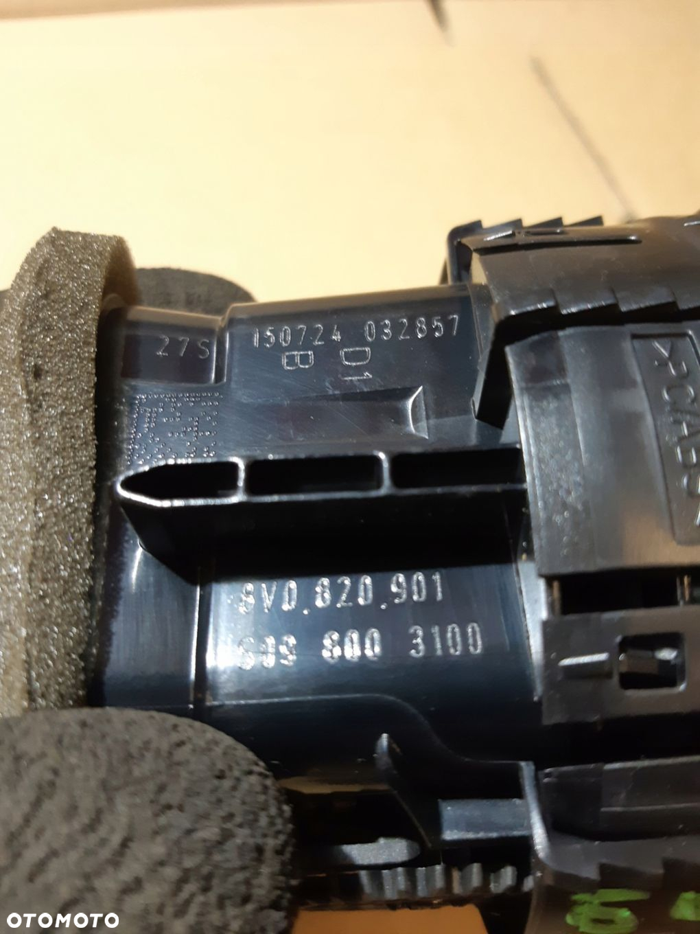 AUDI A3 8V KRATKA NAWIEWU KONSOLI 8V0820901 - 4