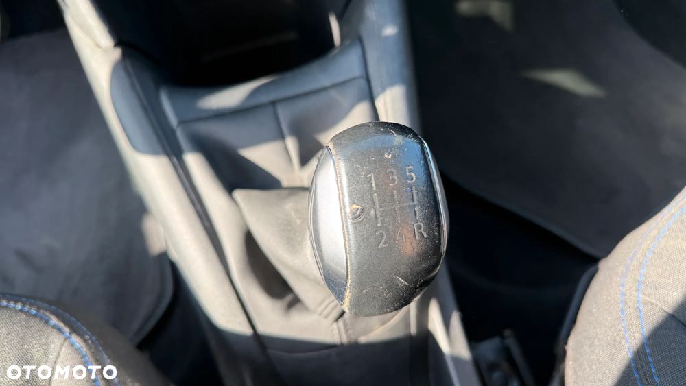 Peugeot 208 - 21