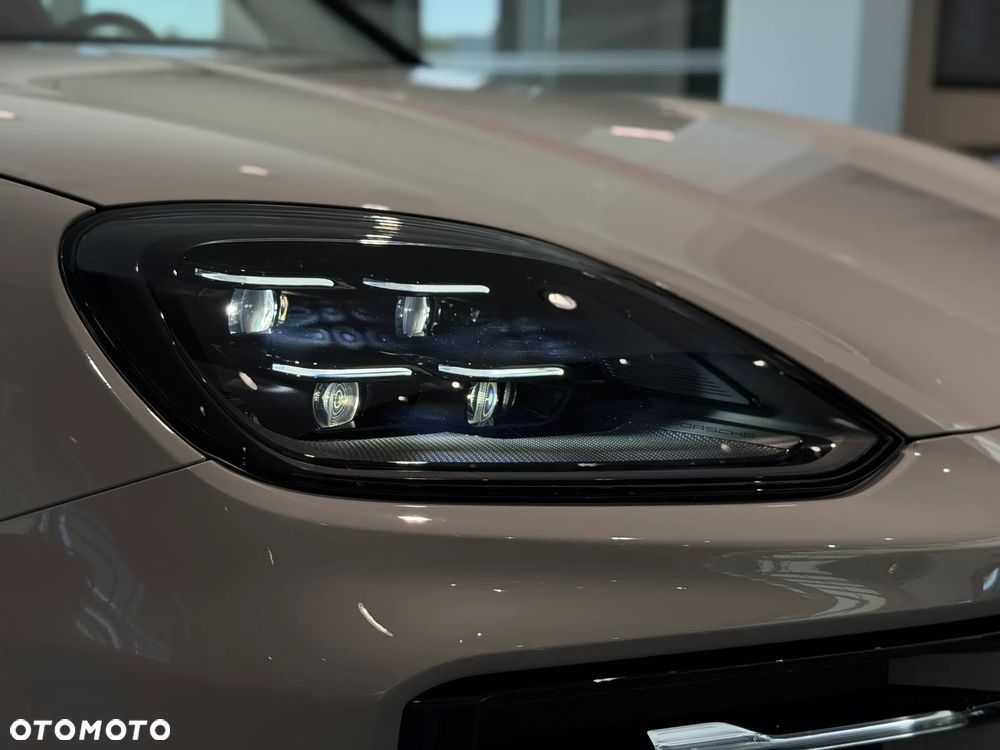 Porsche Cayenne E-Hybrid PHEV Black Edition - 11