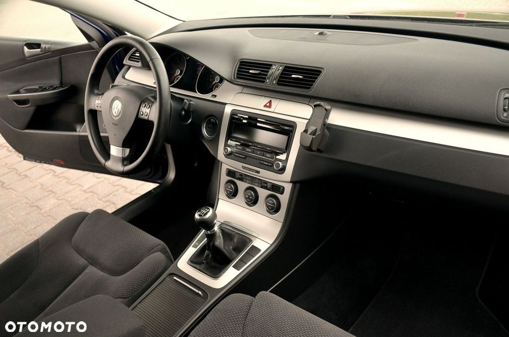Volkswagen Passat - 19