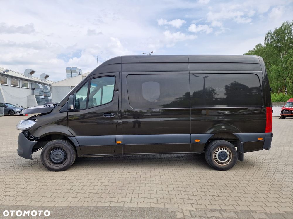 Mercedes-Benz Sprinter - 4