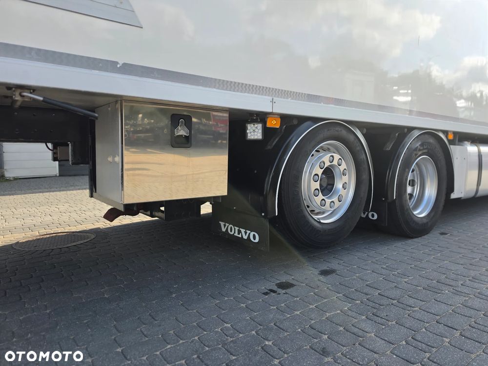 Volvo FH460 I SAVE / CARRIER 900/ KABINA SYPIALNA / CHŁODNIA KWIATOWA / SUPER STAN / 3 OŚ SKRĘTNA  / EURO 6 /SERWIS VOLVO / KONTENER KWIATOWY / - 14