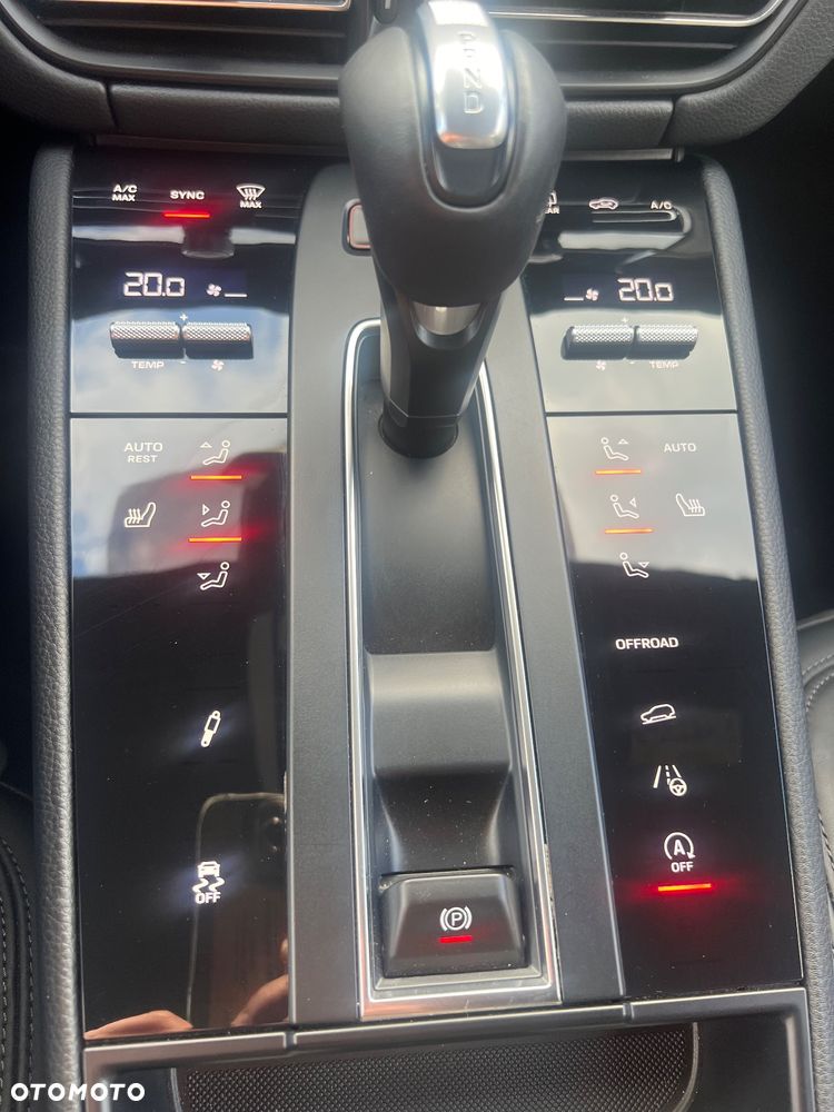 Porsche Macan T - 8
