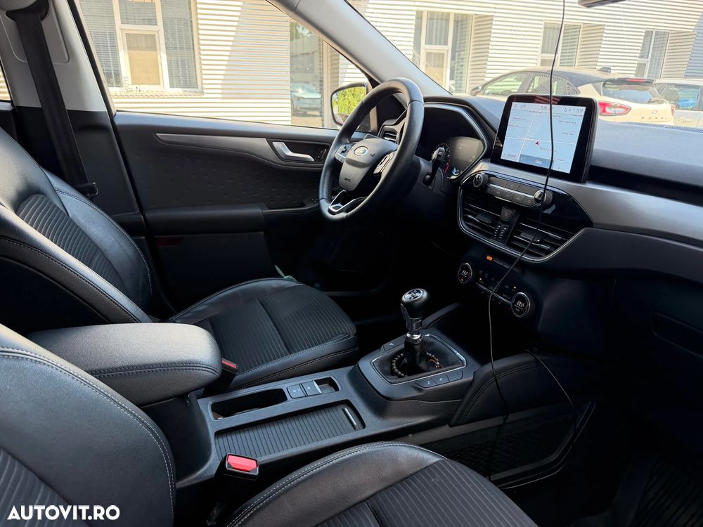 Ford Kuga - 10