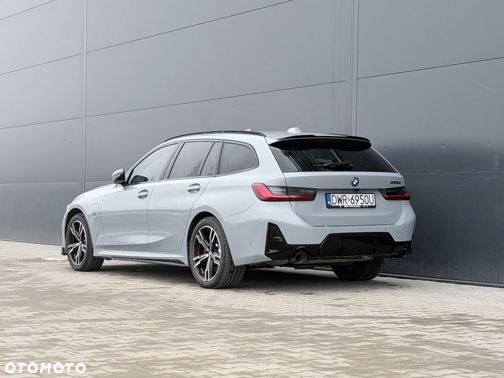 BMW Seria 3 330e PHEV M Sport - 39