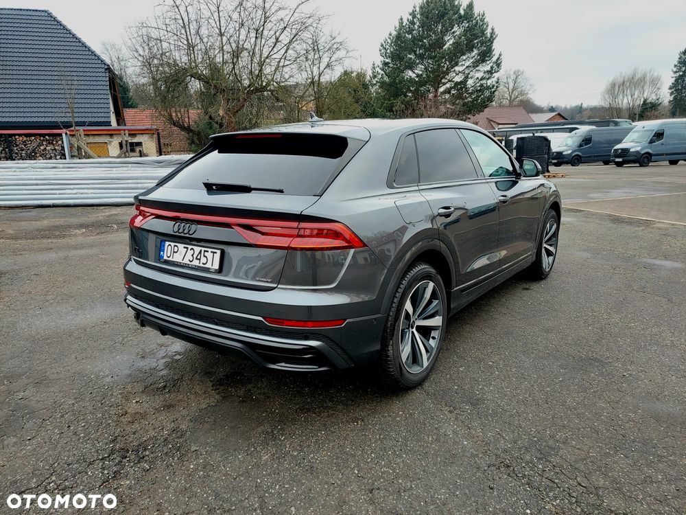 Audi Q8 Sportback e-tron - 4