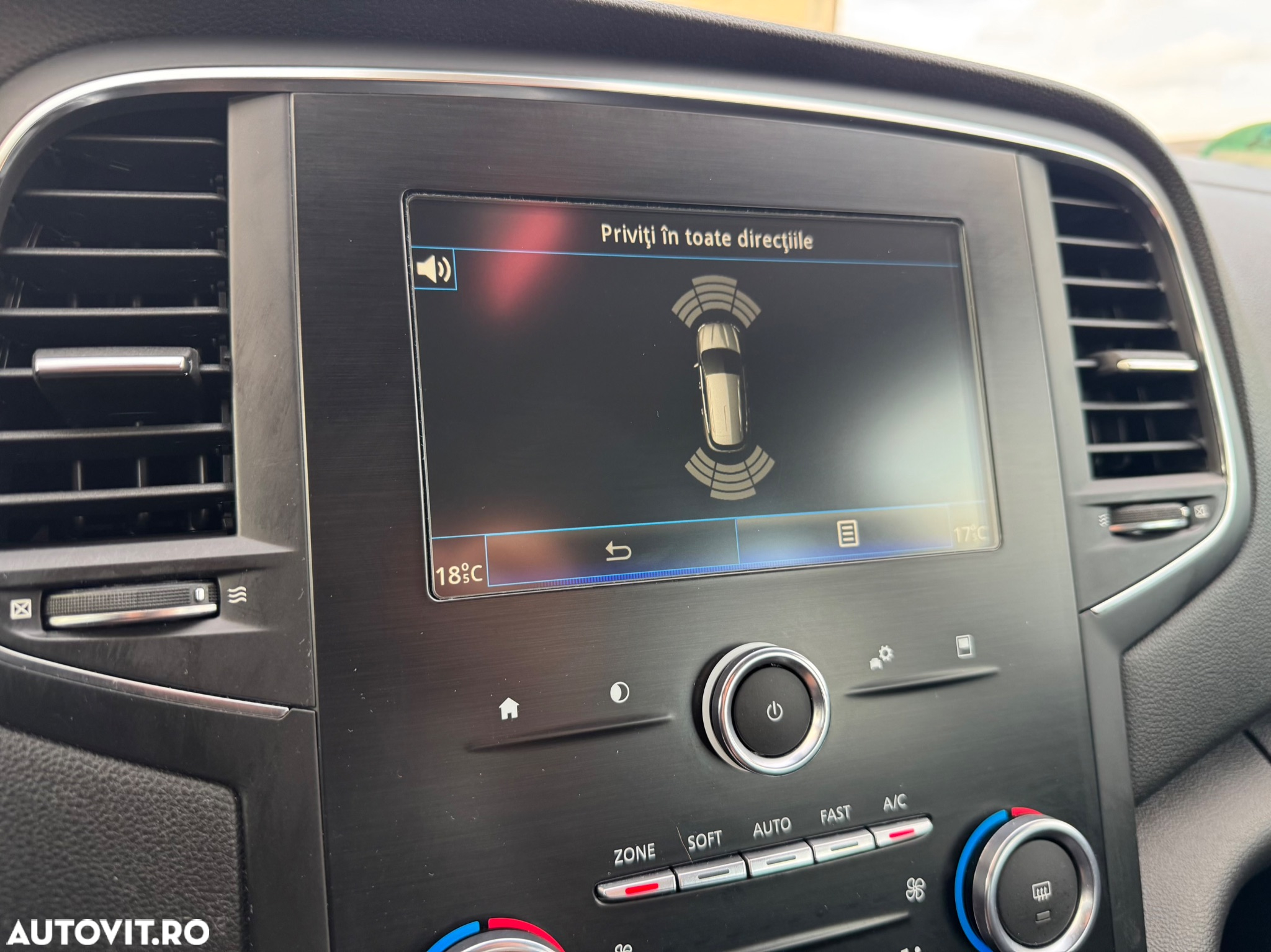 Renault Megane Grandtour TCe 140 GPF BUSINESS EDITION - 10