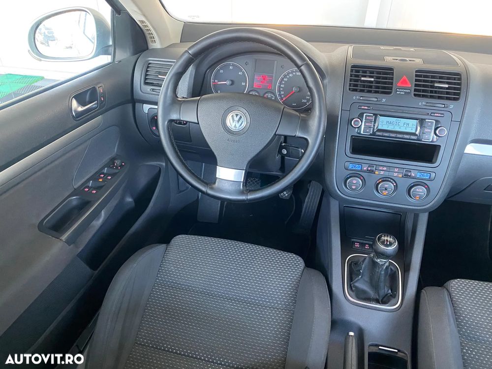 Volkswagen Golf - 14