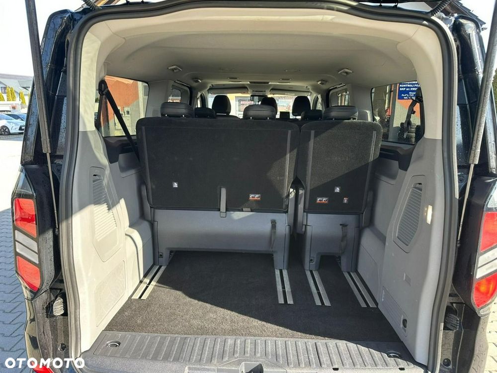 Ford Tourneo Custom - 18