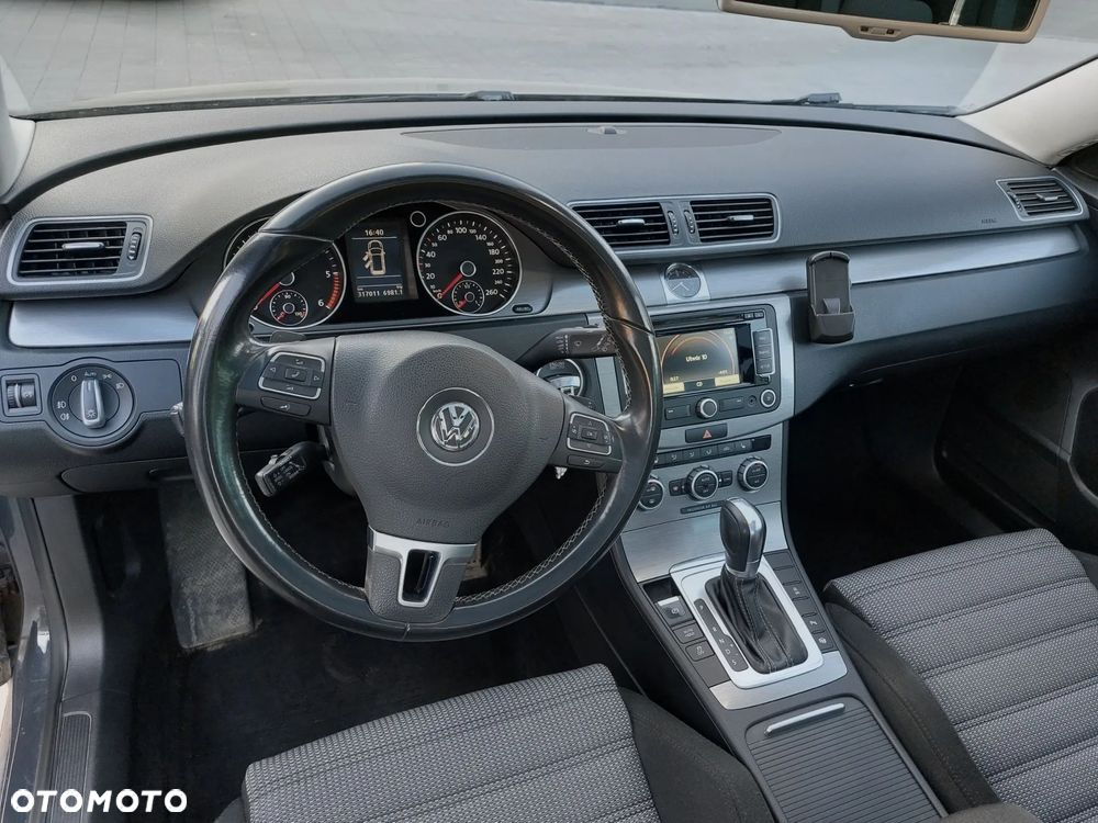 Volkswagen Passat 2.0 TDI Highline DSG - 12