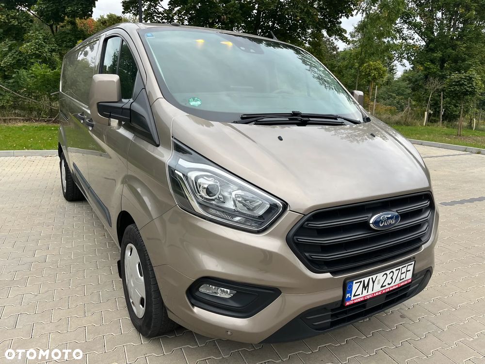 Ford Custom - 8
