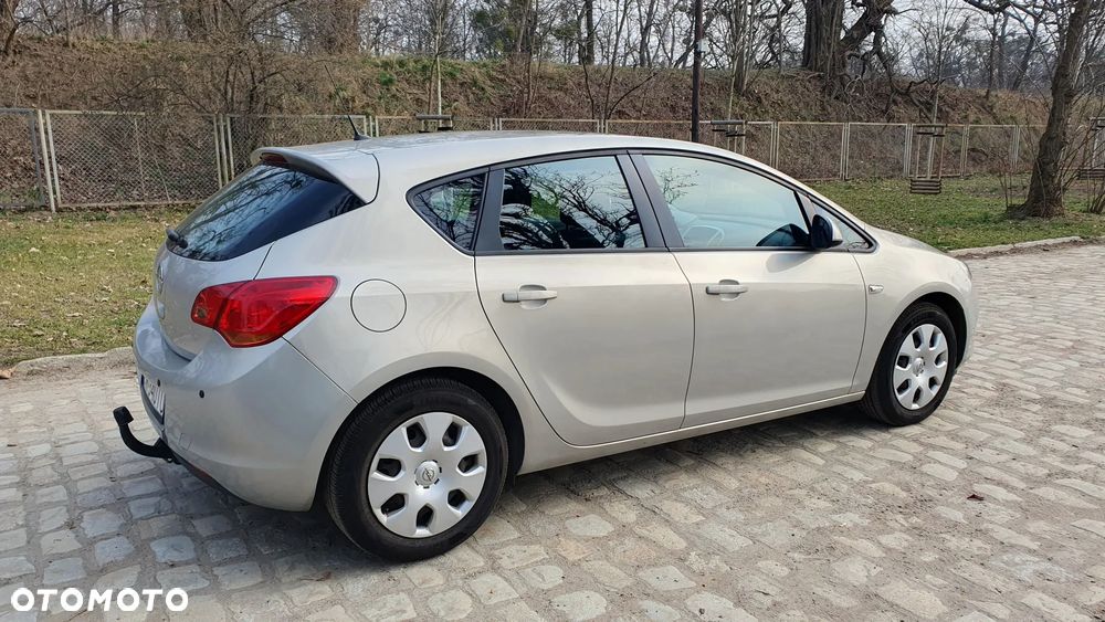 Opel Astra 1.6 - 5