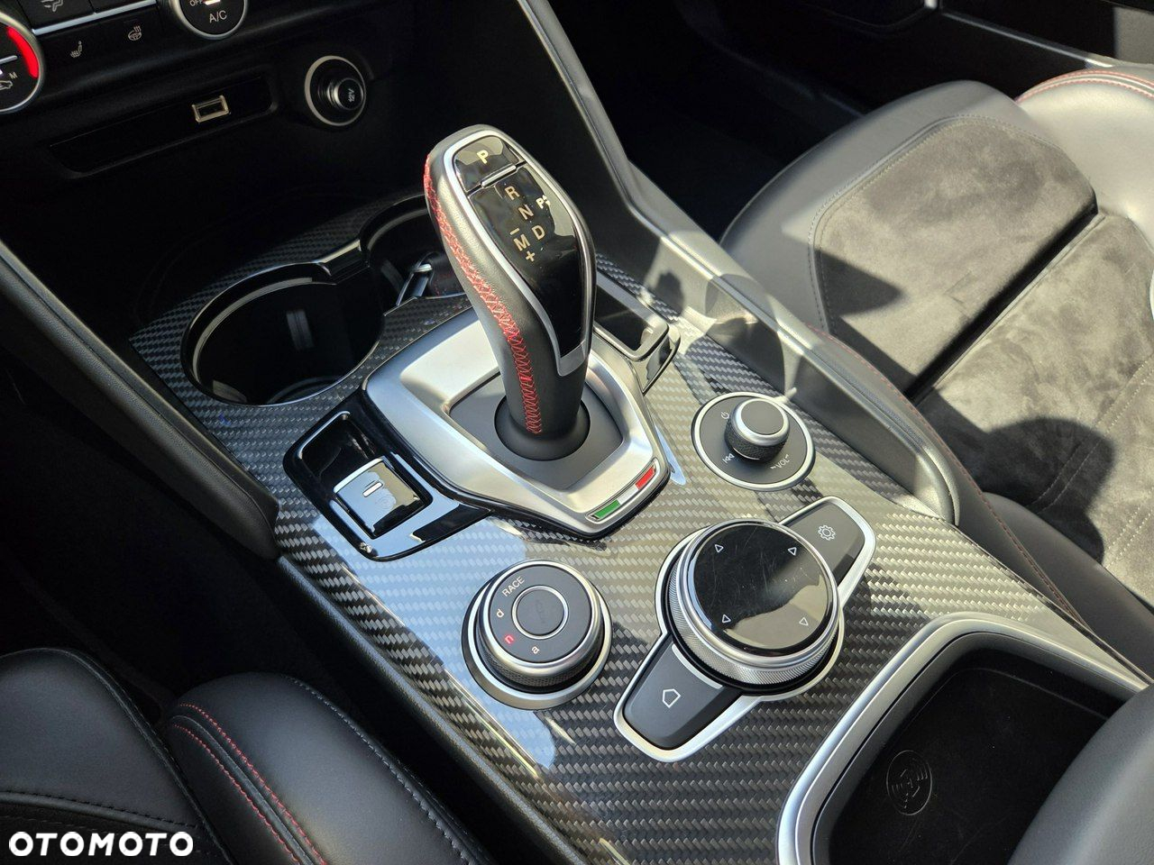 Alfa Romeo Giulia 2.9 Bi Turbo V6 Quadrifoglio - 29