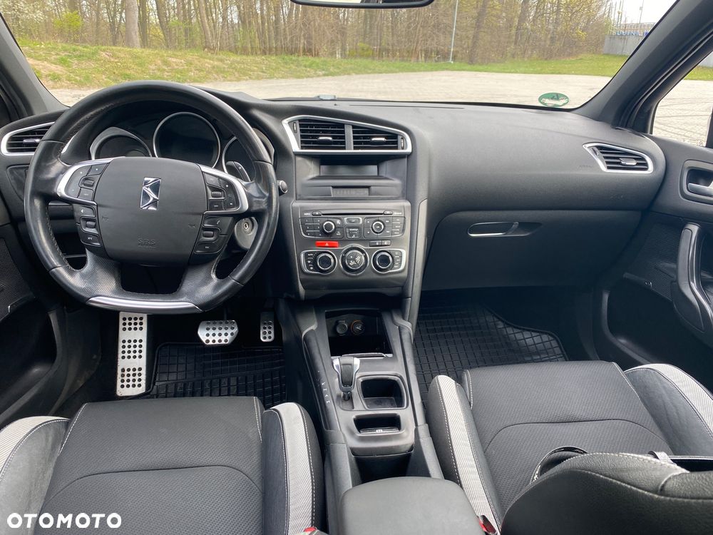 Citroën DS4 1.6 e-HDi SoChic MCP - 23