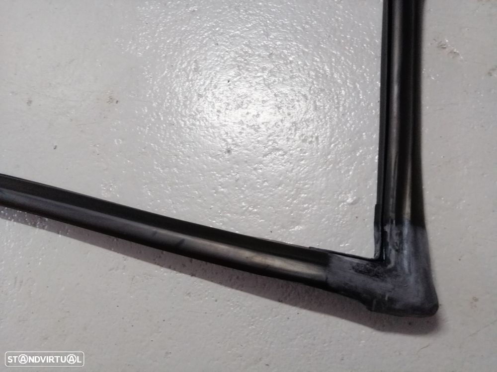borracha sem friso cromado do vidro Para-brisas Datsun Pickup 720 ( nova ) - 2