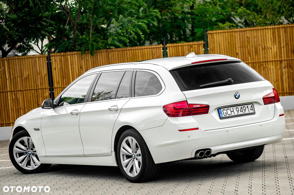 BMW Seria 5 525d Luxury Line - 13