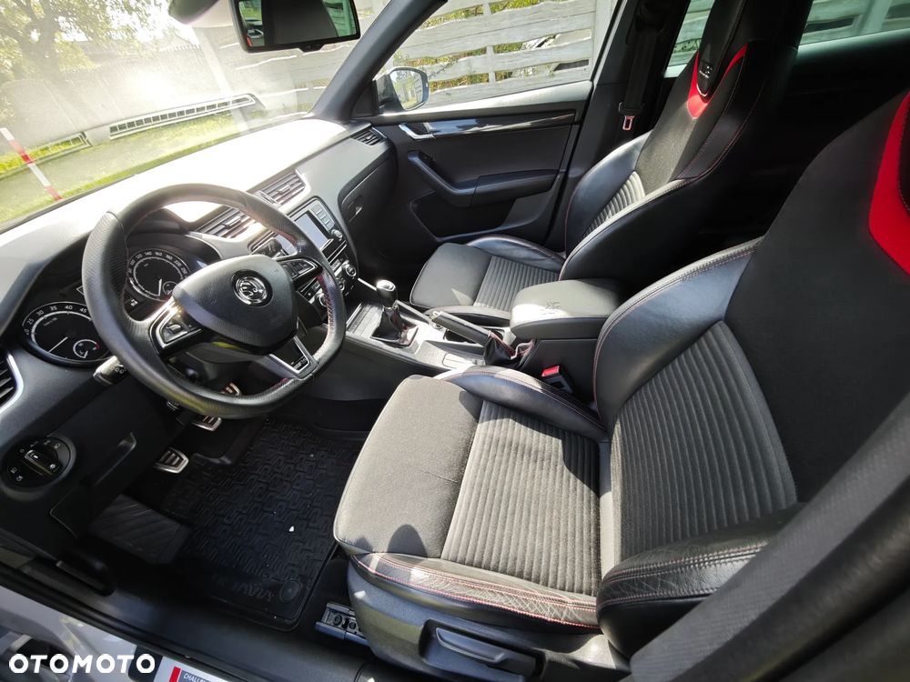 Skoda Octavia 2.0 TDI RS - 6