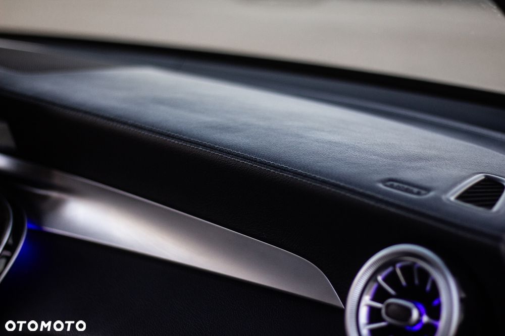 Mercedes-Benz GLC 300 4Matic 9G-TRONIC AMG Line - 24