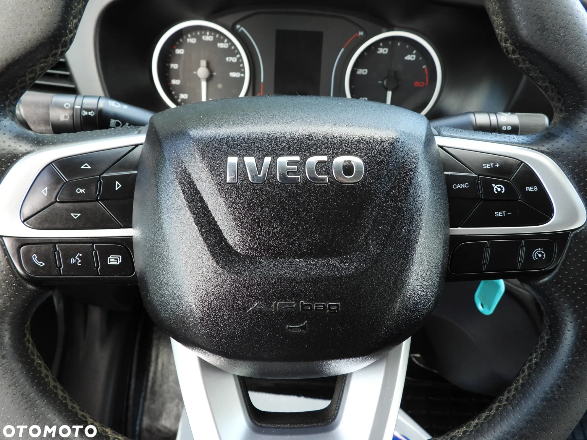 Iveco DAILY 35C16 WYWROTKA PODWÓJNA KABINA DOKA 6 MIEJSC TEMPOMAT NAWIGACJA BLIŹNIACZE KOŁA KLIMATYZACJA 160KM [ 344567 ] - 30