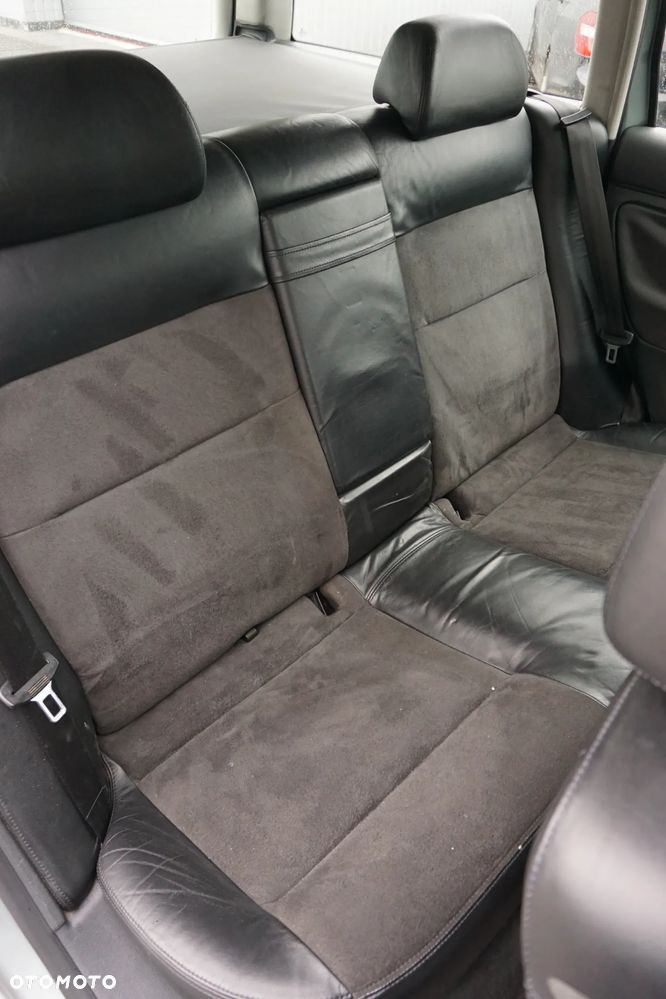 Volkswagen Passat 1.9 TDI Basis - 24