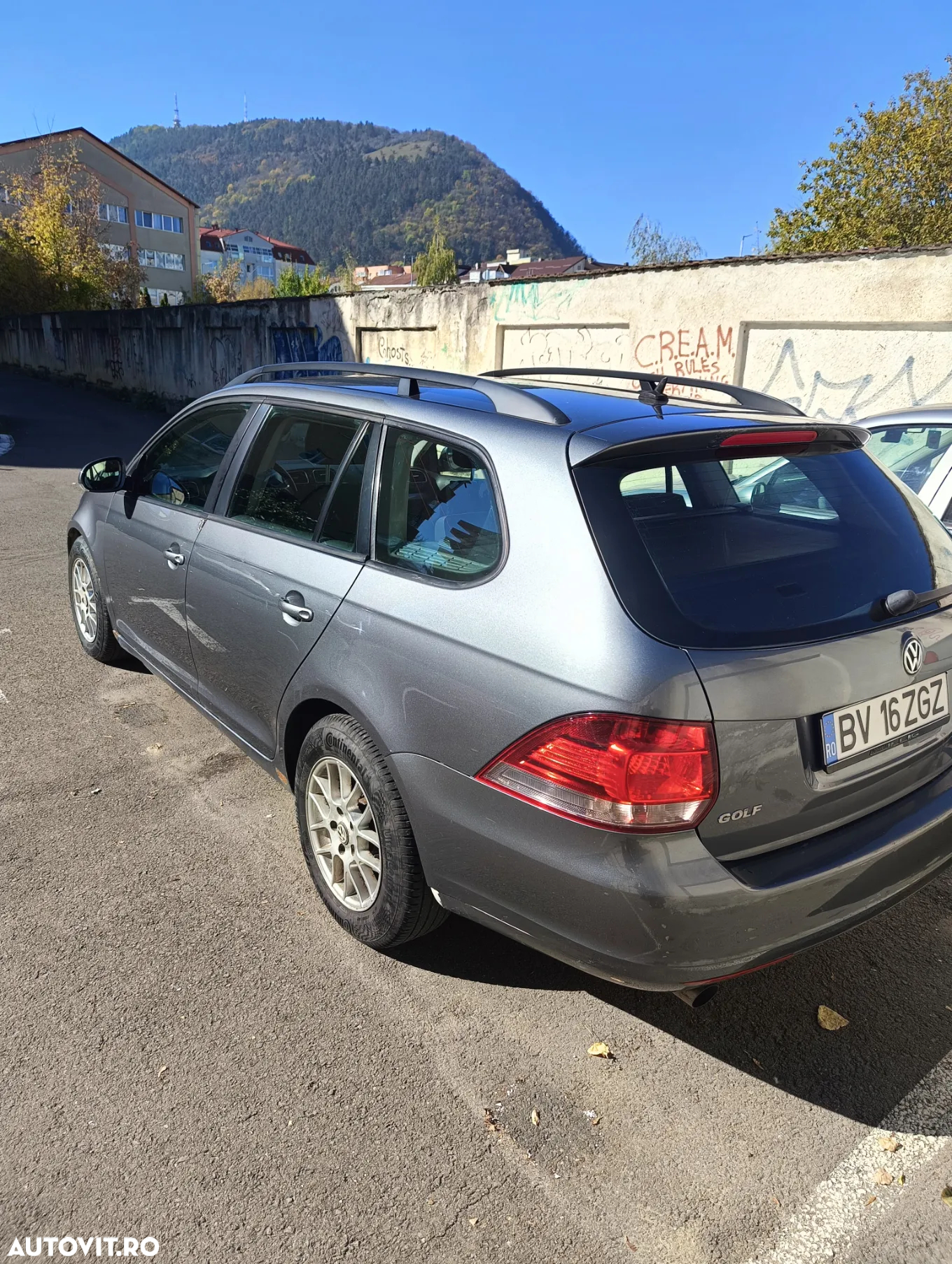 Volkswagen Golf 1.6 TDI DPF Comfortline - 2
