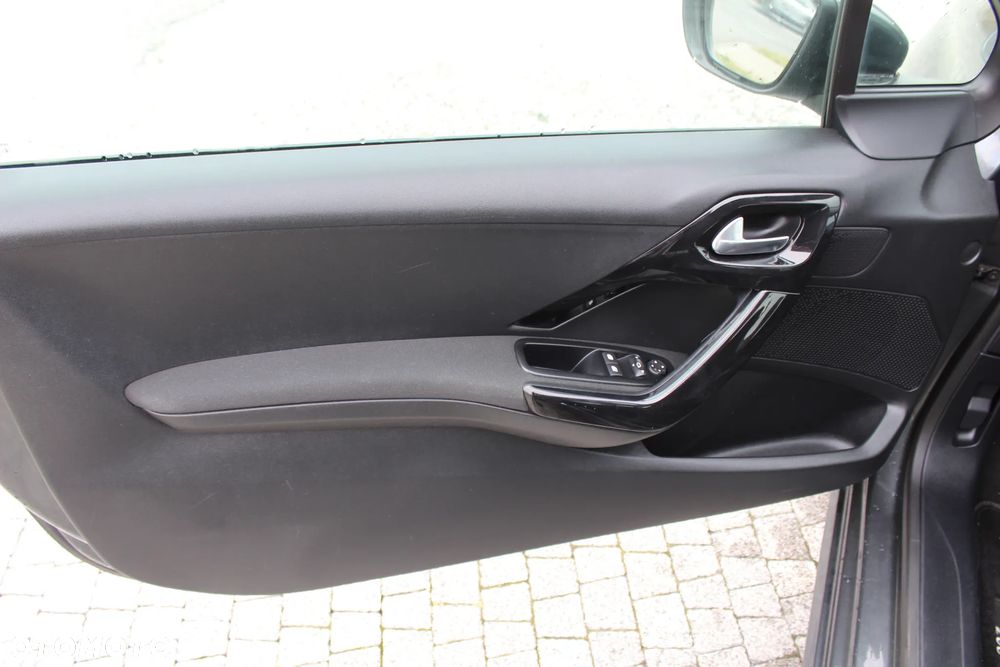 Peugeot 208 PureTech 82 Active - 17